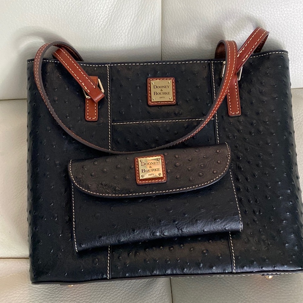NWOT…Dooney Burke Pebble Grain Handbag